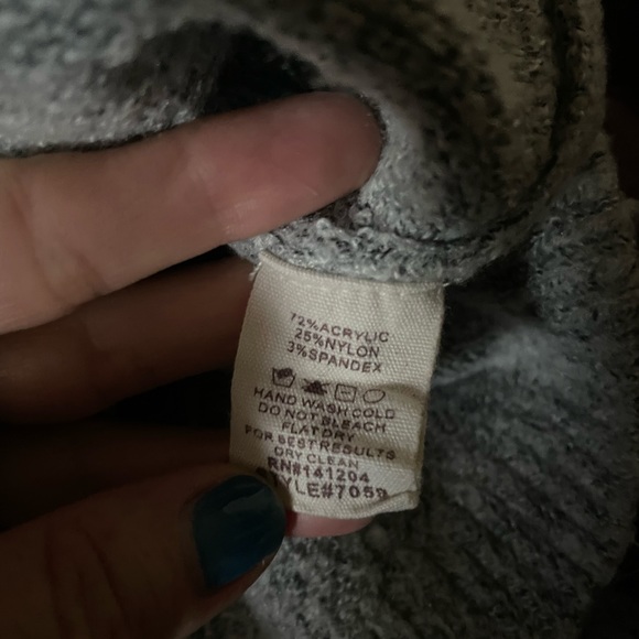 Item & Thread Striped Sweater. Size S - Picture 7 of 7